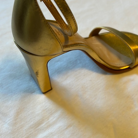 Schutz gold sandals size 6 B - Picture 8 of 8